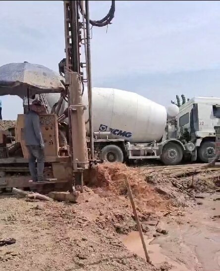 钟祥岩石井施工